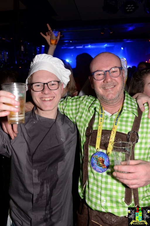 ../Images/Carnavals vrijdagavond in VdG 165.jpg